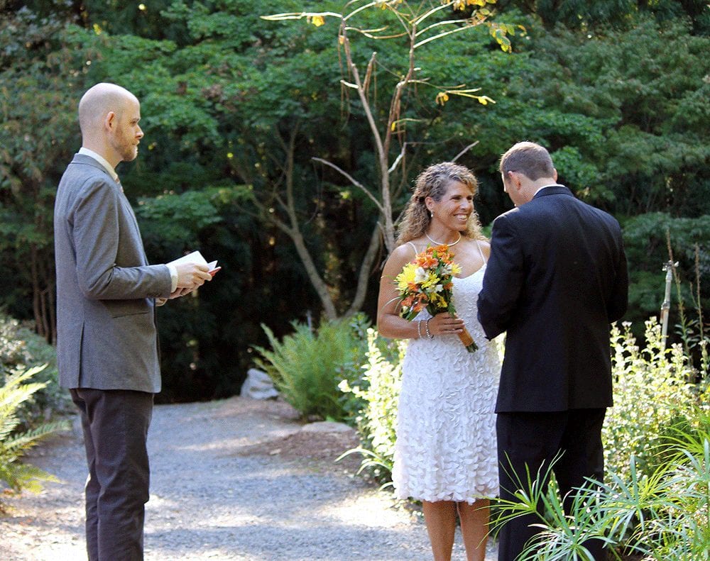 A beautiful fall garden elopement October 2016 Photos by Anna Holladay